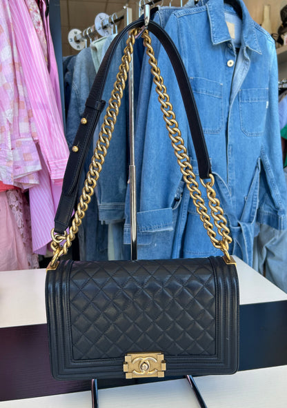 CHANEL 2018 Medium Boy Bag Navy