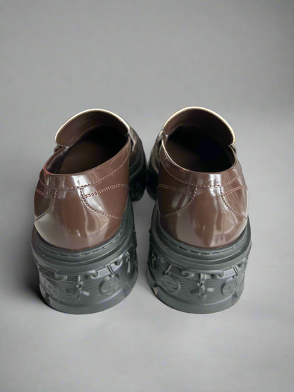 LOUIS VUITTON Record Loafer - Size 40