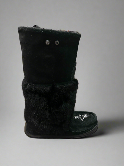 MANITOBAH MUKLUKS - Size 7