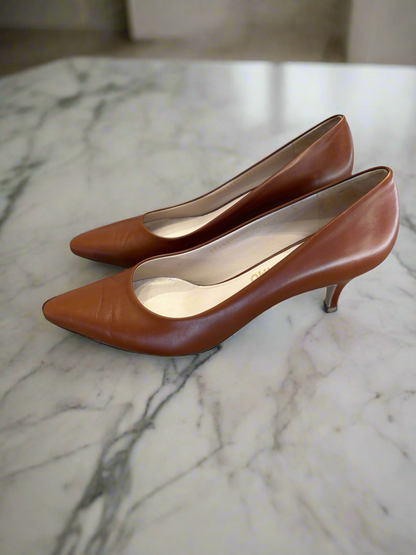 Salvatore Ferragamo Tan Pump - Size 9.5