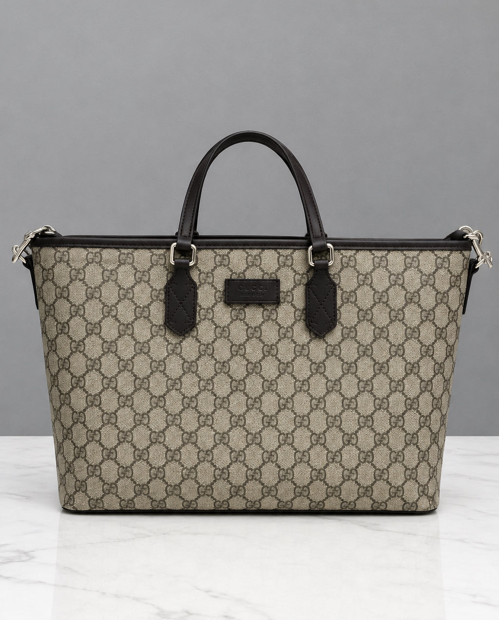 GUCCI GG Supreme Monogram Medium Zippered Tote Bag