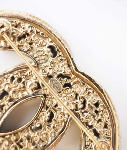 CHANEL Pre-Fall 2011 Interlocking CC Brooch