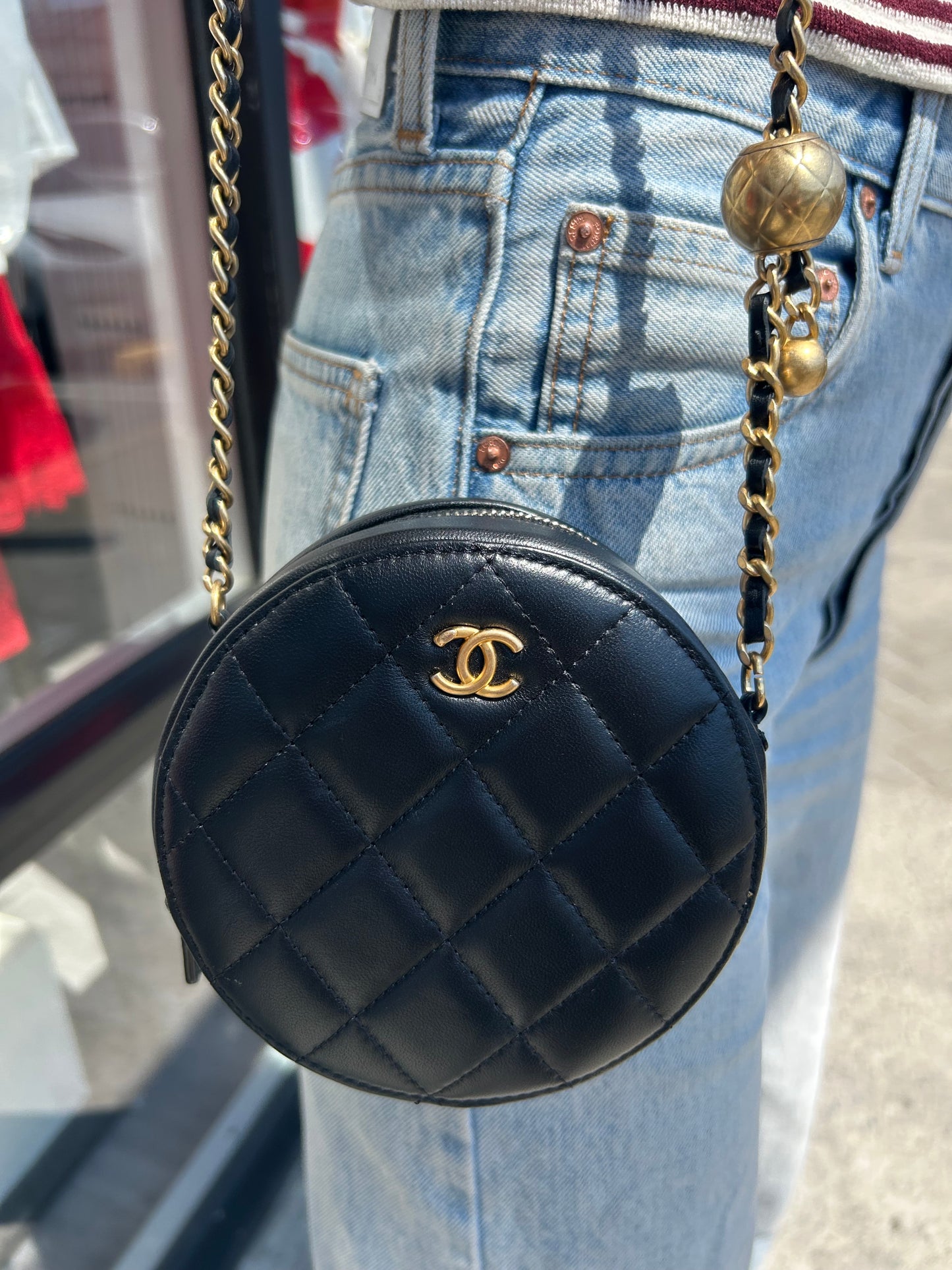 CHANEL Lambskin Quilted Round Pearl Crush Clutch w/ Chain