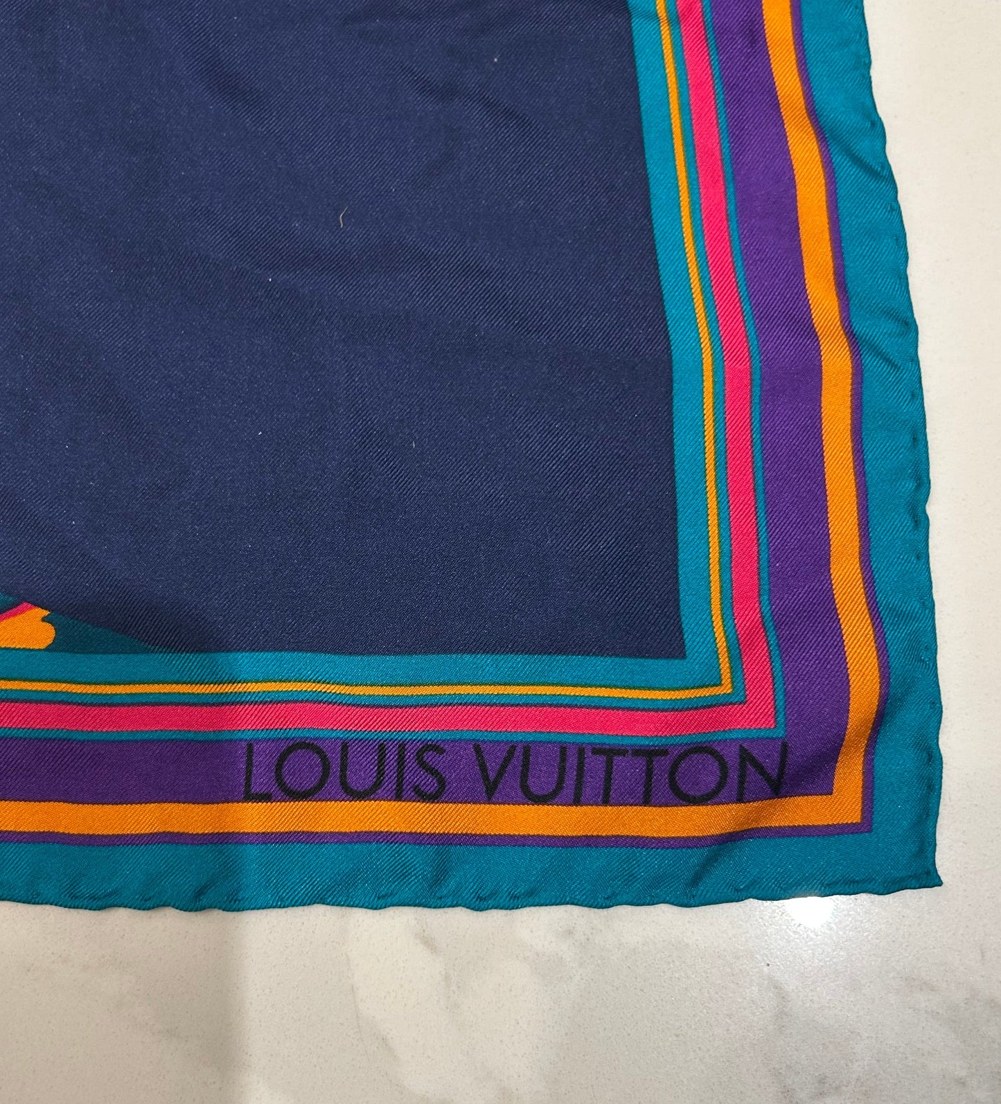 LOUIS VUITTON Square Silk Giraffe Scarf