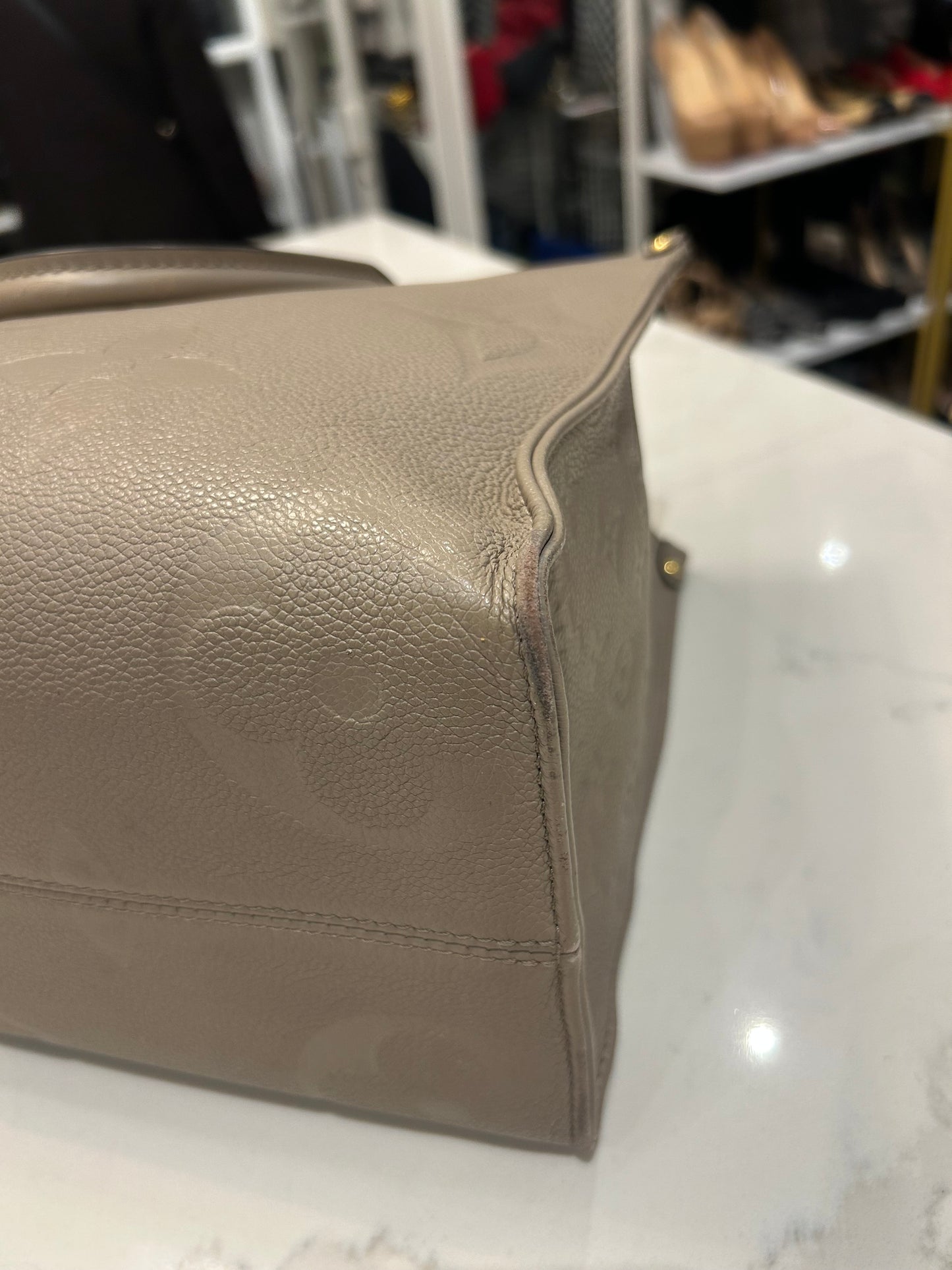 Louis Vuitton Onthego MM in Monogram Empreinte Turtledove