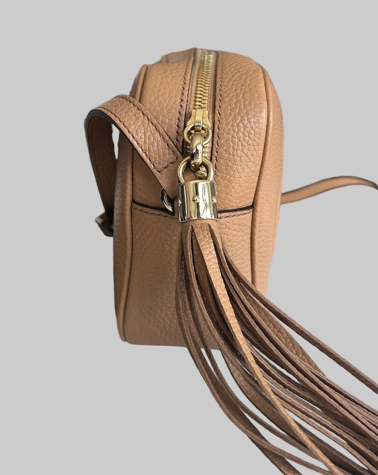 GUCCI Beige Leather Soho Disco Crossbody Bag