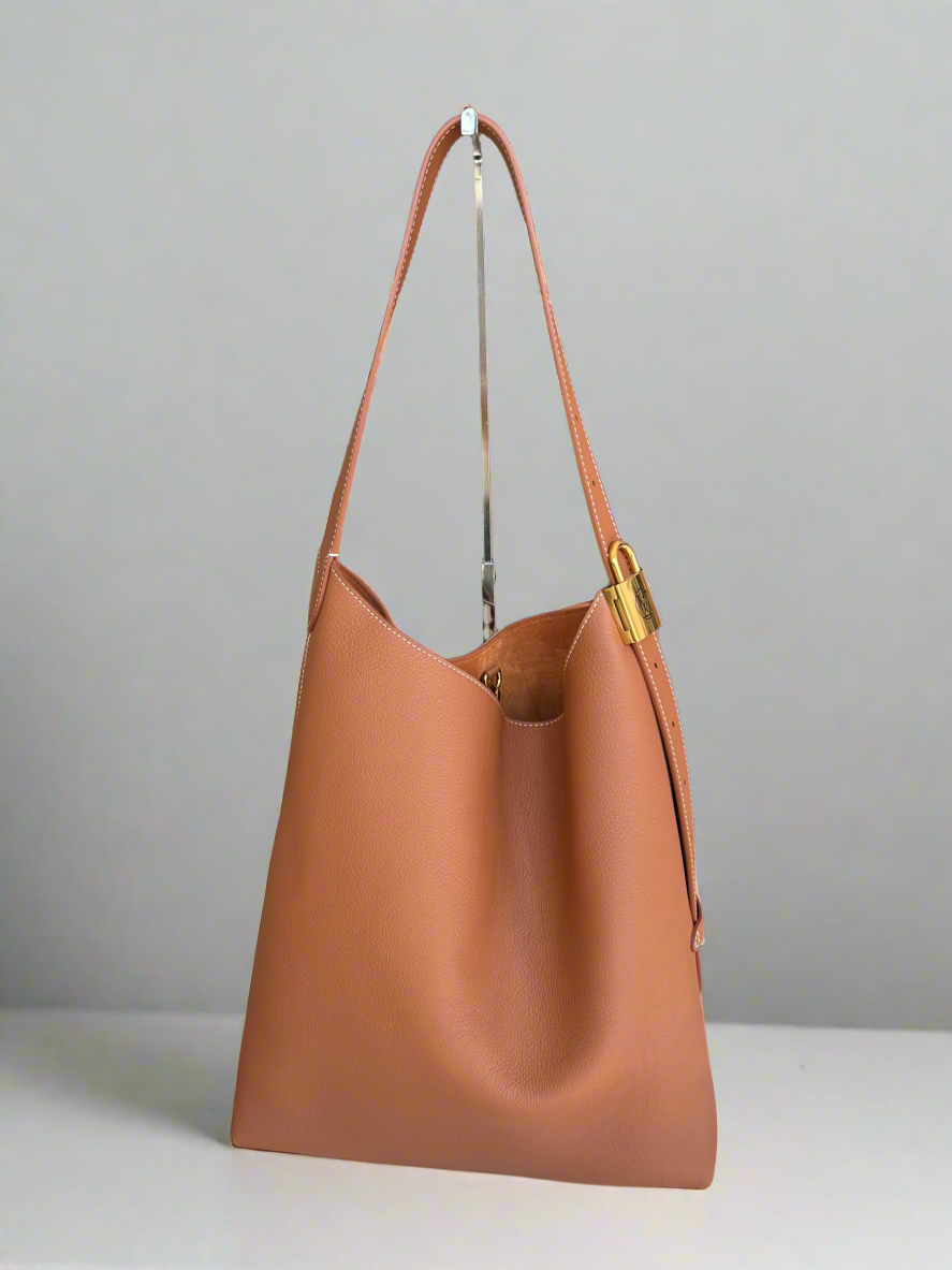 LOUIS VUITTON Low Key Hobo MM