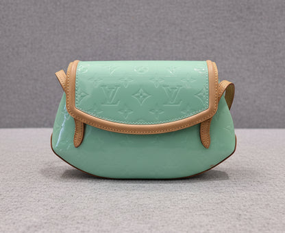 LOUIS VUITTON Monogram Vernis Biscayne