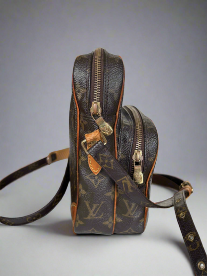 LOUIS VUITTON 2001 Amazone Crossbody