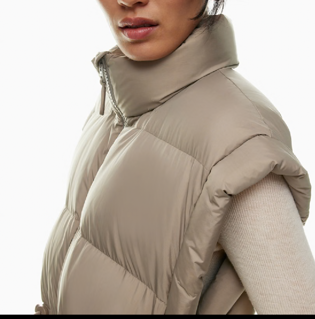 New* Wilfred
The Chalet Puffer Vest - Size M