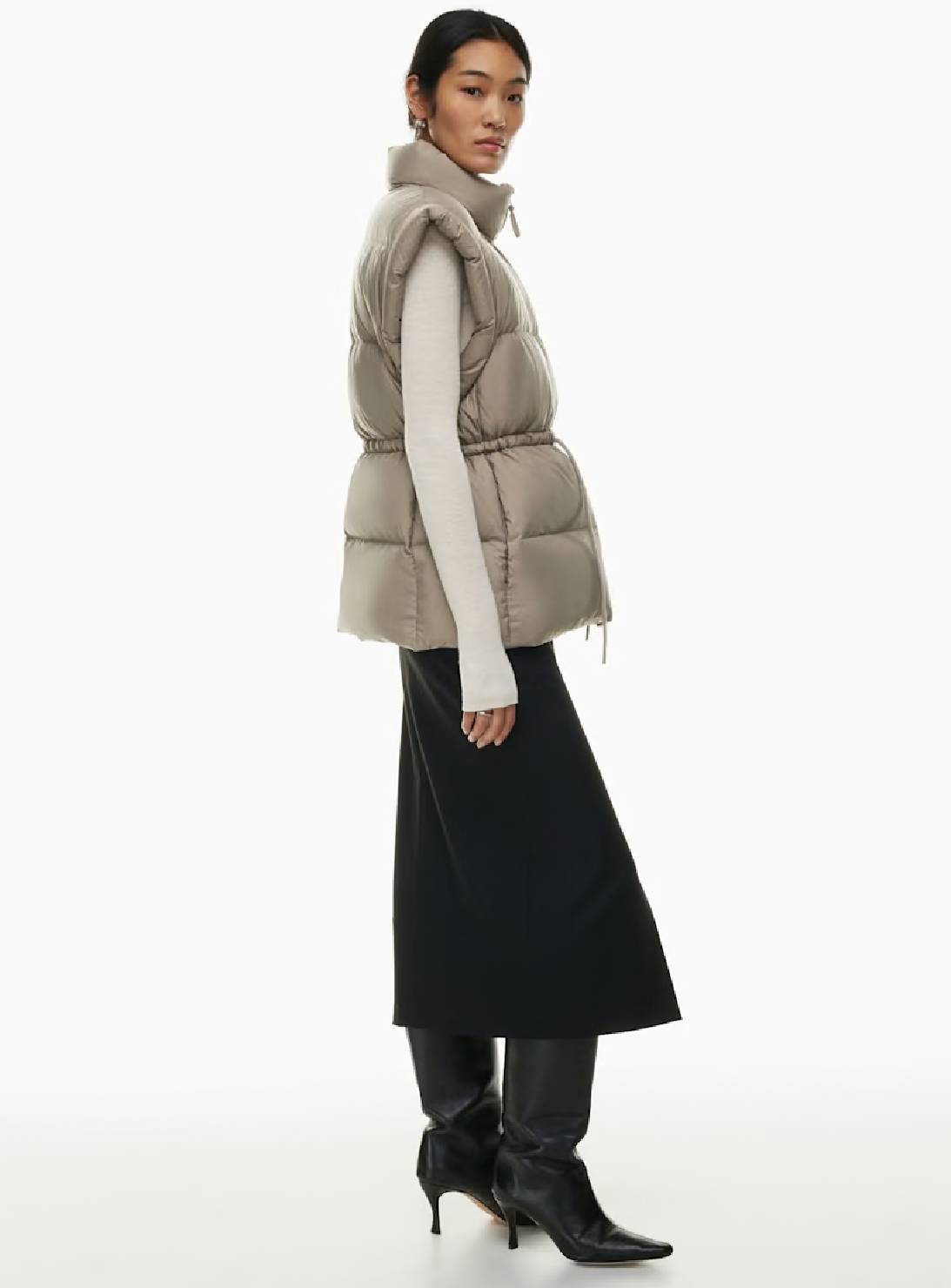 New* Wilfred
The Chalet Puffer Vest - Size M