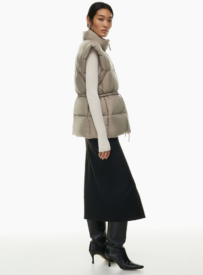 New* Wilfred
The Chalet Puffer Vest - Size M