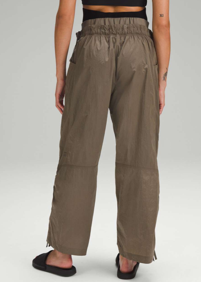 Lululemon Cinchable Wide-Leg Pant in Nomad - Size 12