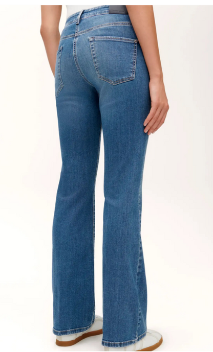New* CAMBIO Paris Flared Jeans - Size 27