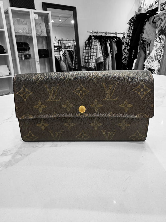 LOUIS VUITTON Sarah Wallet