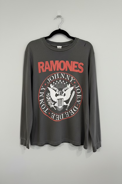 NEW* MADEWORN Ramones Graphic T-Shirt - Size M
