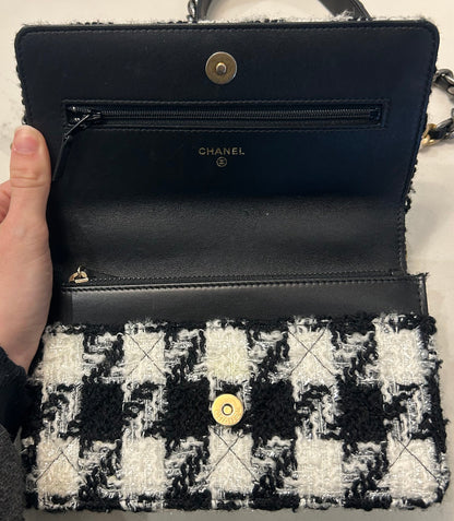 CHANEL 19 Houndstooth Tweed Crossbody Purse