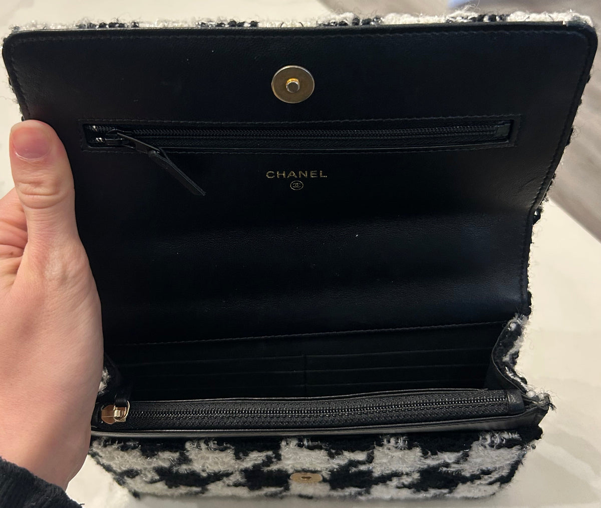 CHANEL 19 Houndstooth Tweed Crossbody Purse