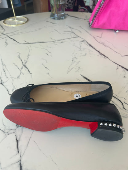 Christian Louboutin spiked leather ballet flat - size 38