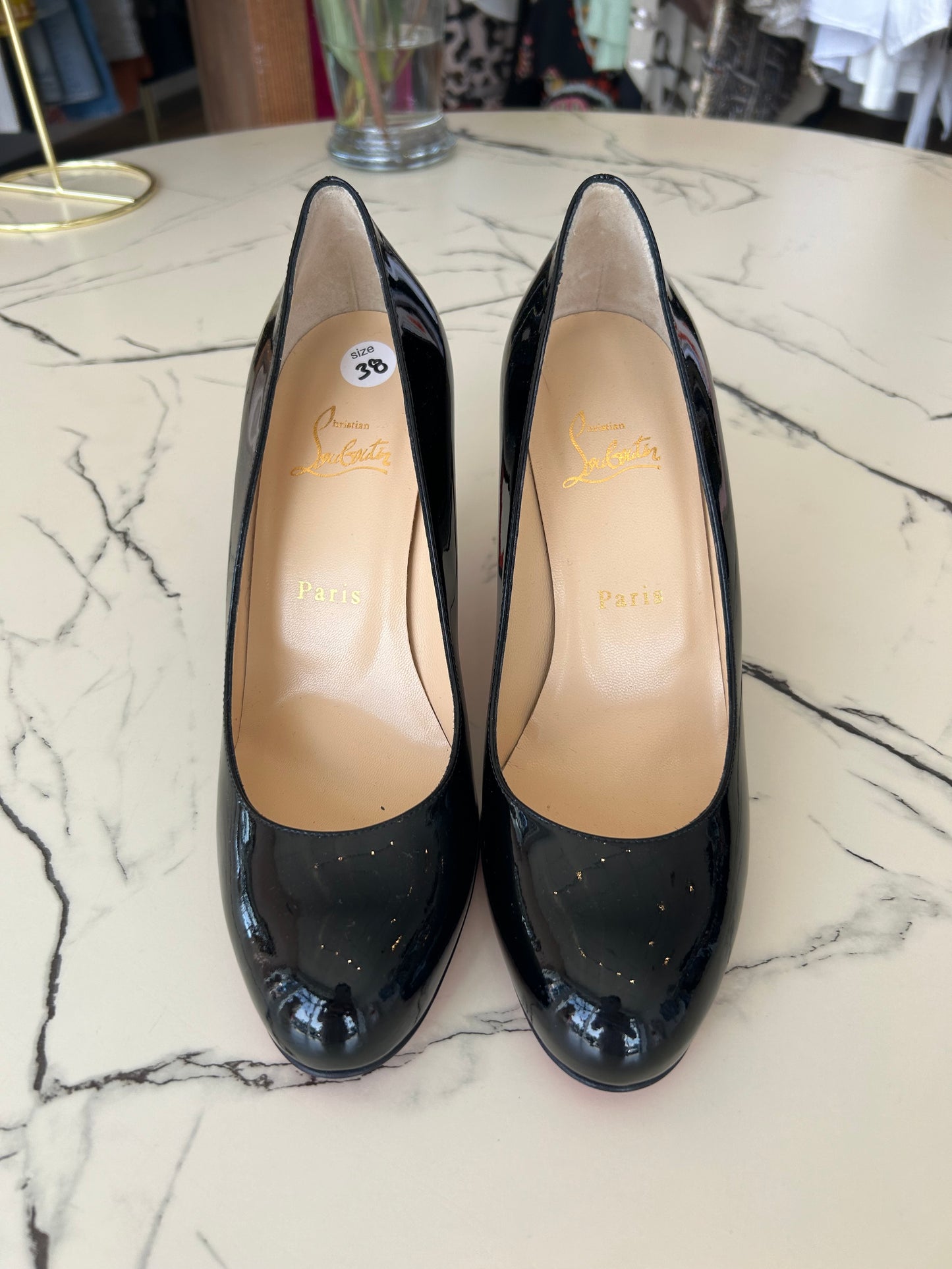 Christian Louboutin simple pump - size 38