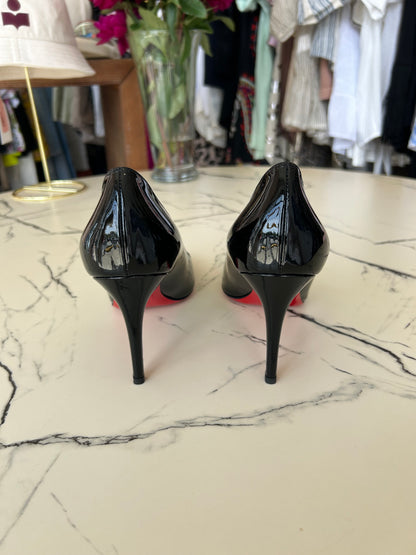 Christian Louboutin simple pump - size 38