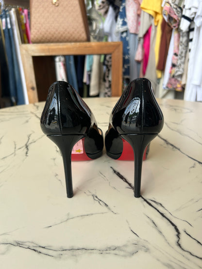 Christian Louboutin Pigalle Plato 100 Patent Pumps - size 36.5