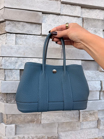 HERMÈS Neo Garden 23 Bag in Bleu Tempête
