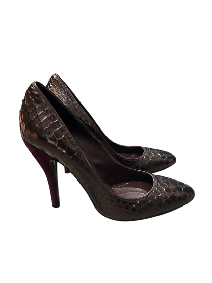 GUCCI Burgundy Snakeskin Pumps - Size 39